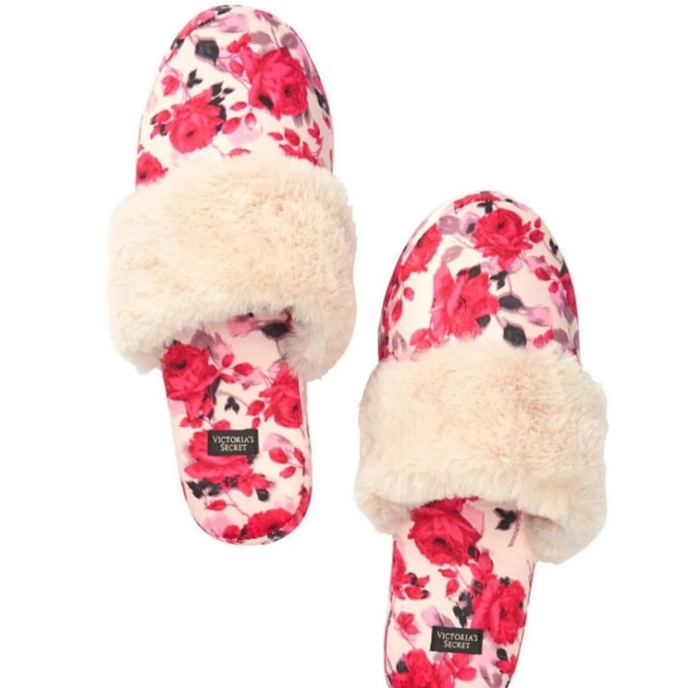 Victoria Secret pink slippers size S (5-6)